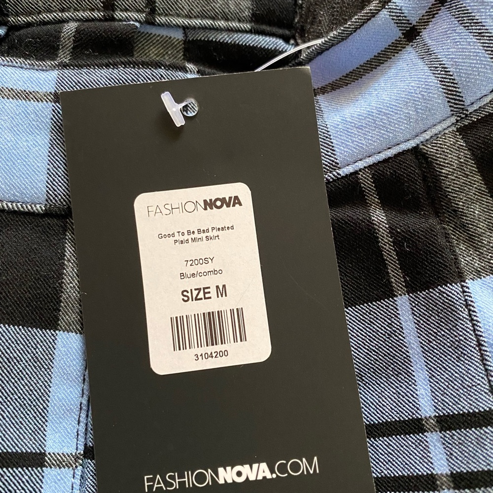 Size medium mini skirt from Fashion Nova